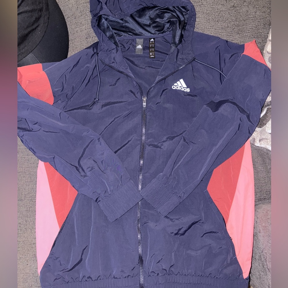Adidas windbreaker size M